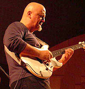 images/__FrankGambale-playing-180h.jpg